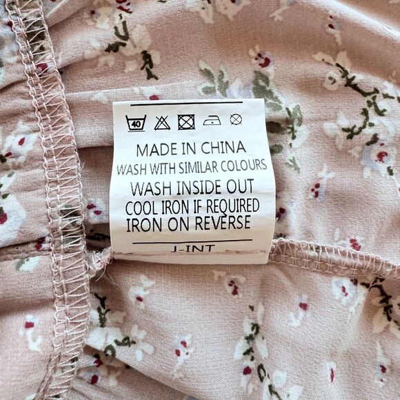 Showpo. Never As Easy V Neck 3/4 Puff Sleeve Cropped Floral Blouse in Taupe Pink - Picture 7 of 11